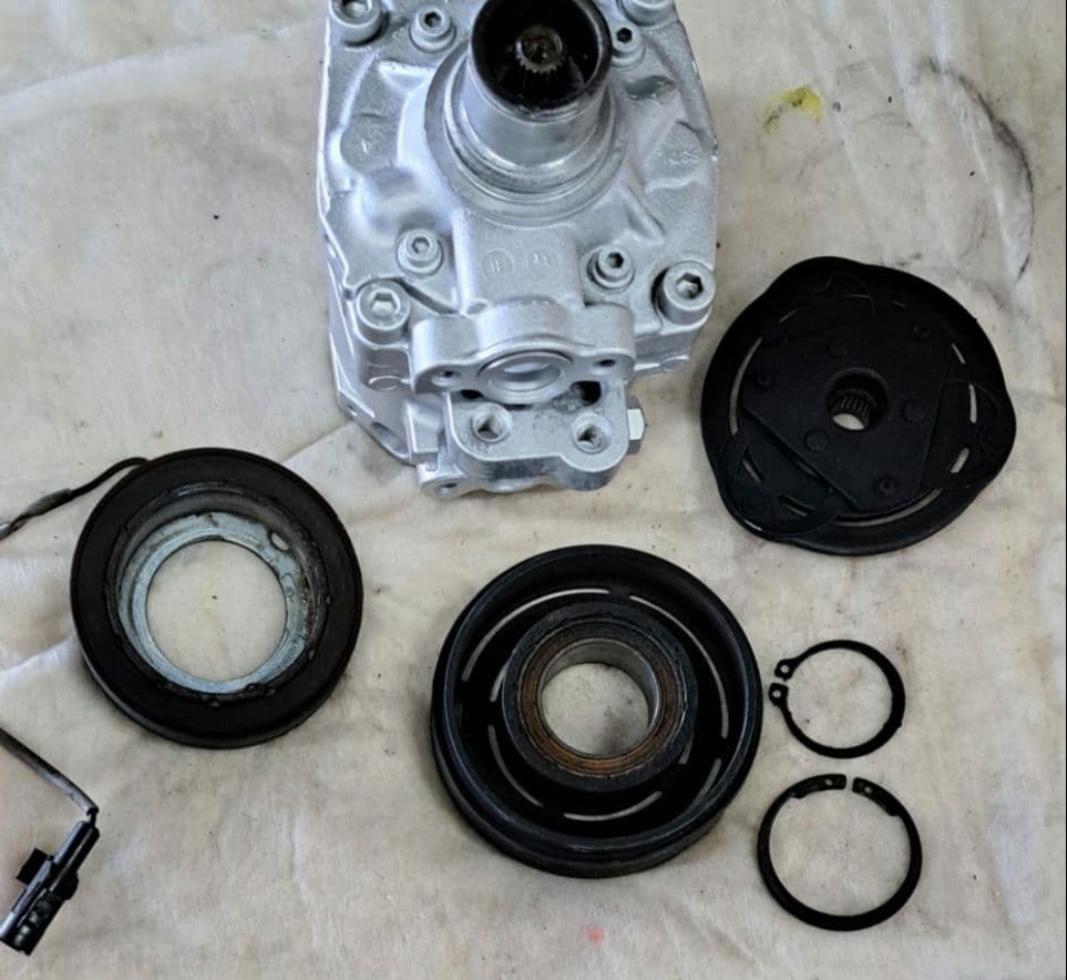 スズキ ワゴンR パレット エアコンコンプレッサ 95201-58J40 - メルカリ