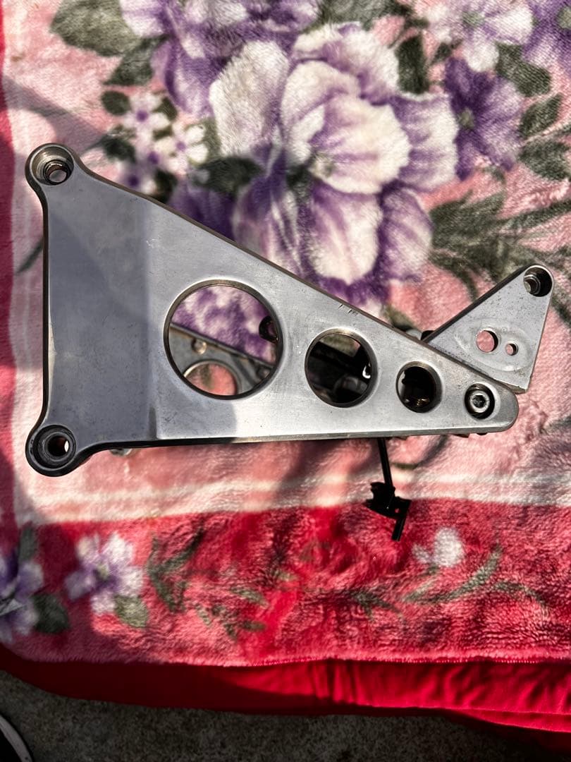 CBR400F純正ライトステー M109658151 - パーツオンライン で 販売