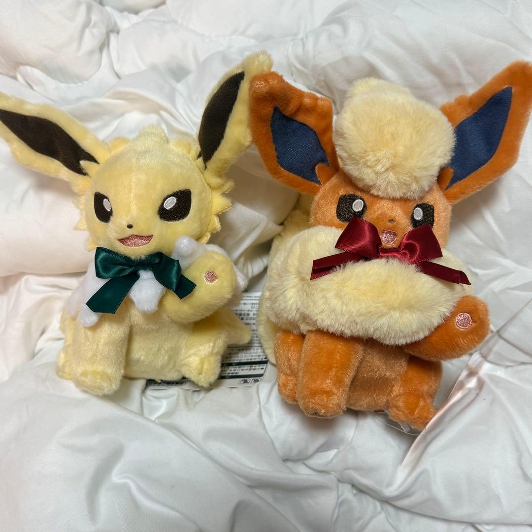 イーブイコレクション　ブースター　サンダース　ぬいぐるみセット ぬいぐるみ Eevee Collection サンダース ｜【公式】ポケモンセンター