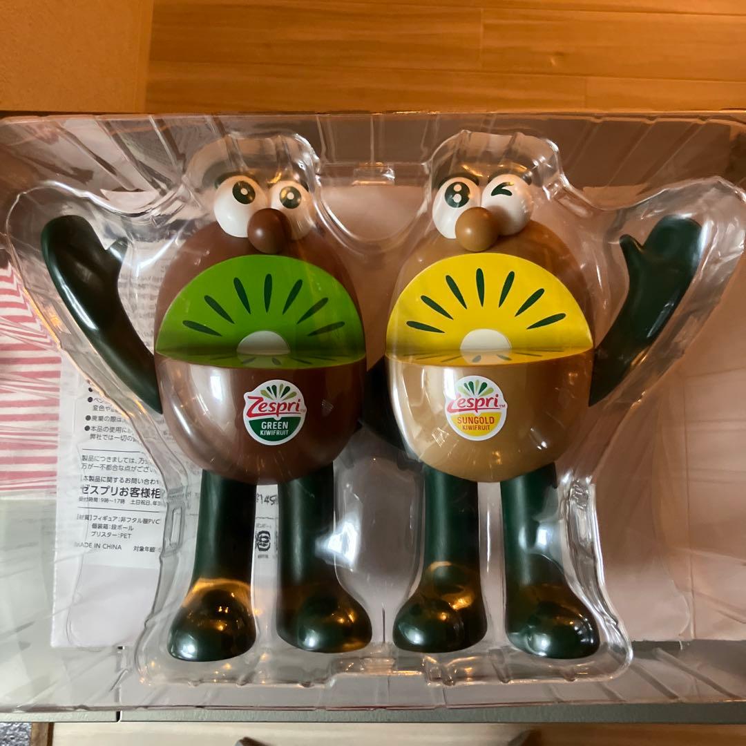 非売品ゼスプリ キウイブラザーズ 特大フィギュア - メルカリ