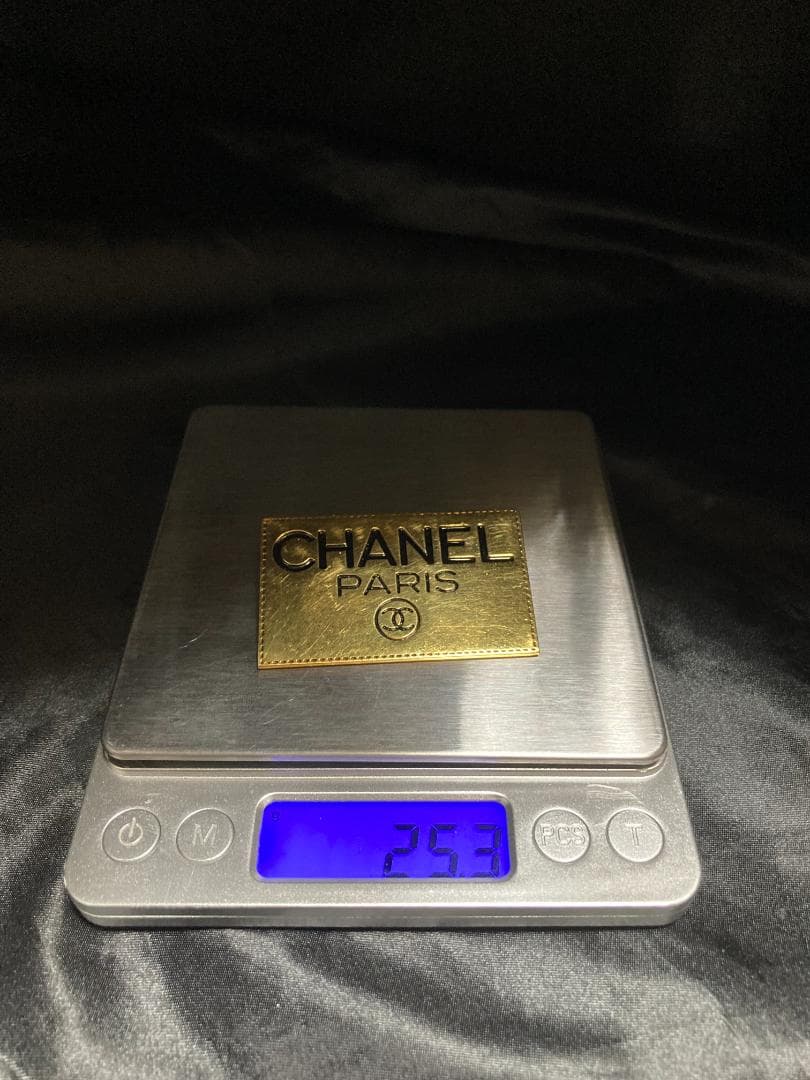 シャネル プレート ブローチ ココマーク ロゴ ゴールド GPの通販はau