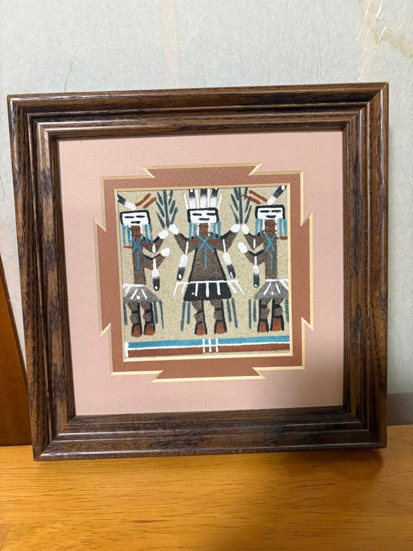 ネイティブ・アメリカンのナバホ族による「サンドペイント（砂絵）」の