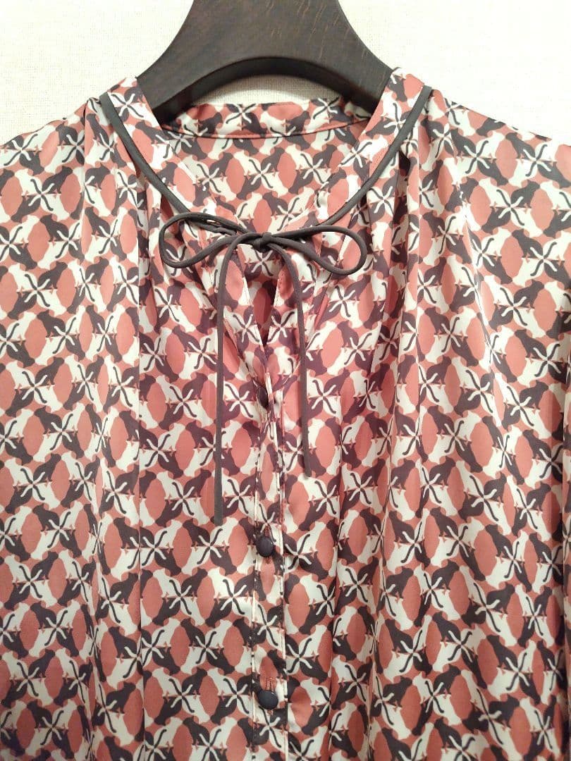 ANAYI アナイ キャットプリントパフスリーブ ブラウス ピンク系 38