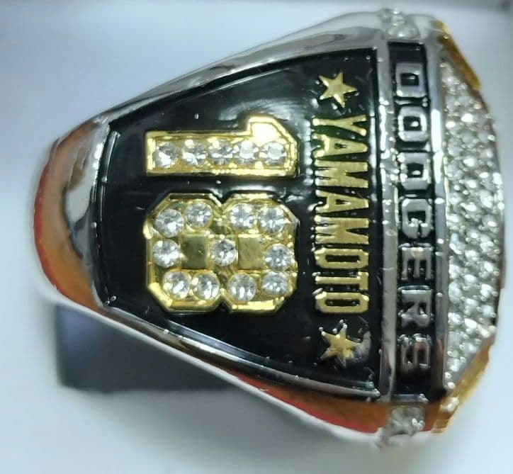 山本 由伸 2024チャンピオンリング 記念品 ドジャース 化粧箱付 指輪