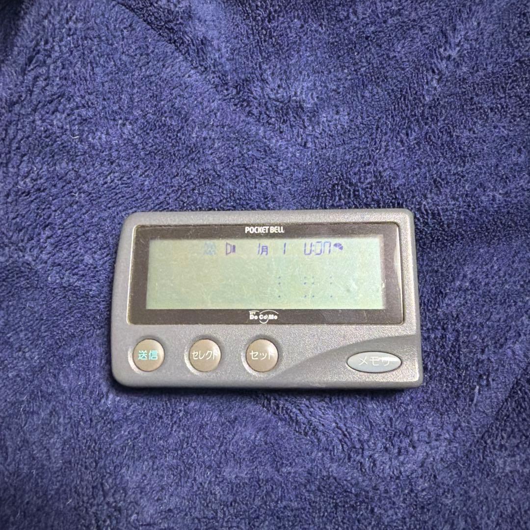 昭和レトロNTT DoCoMoポケベル！液晶バグあり！ - メルカリ