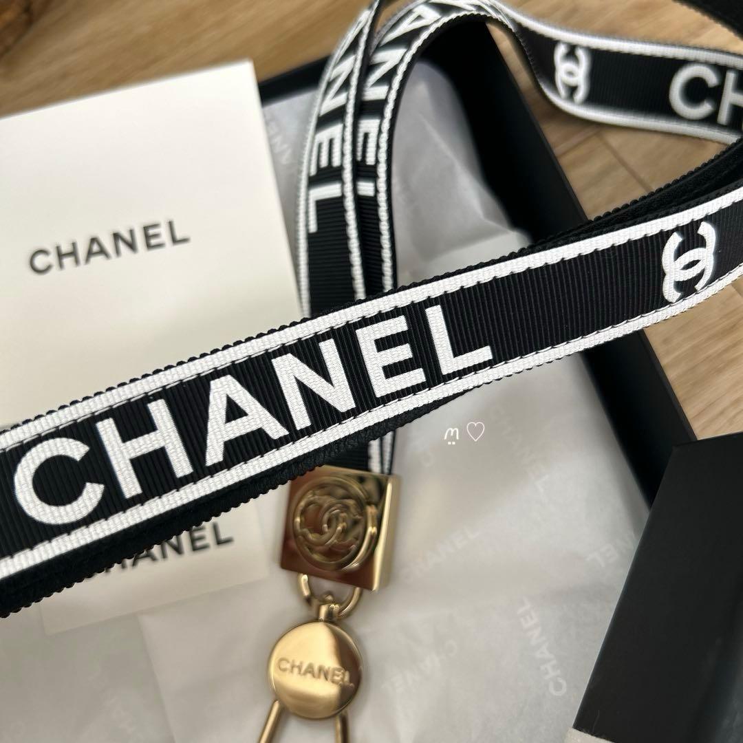 新品 新作 CHANELシャネル ココマークロゴネックストラップ 2025SS