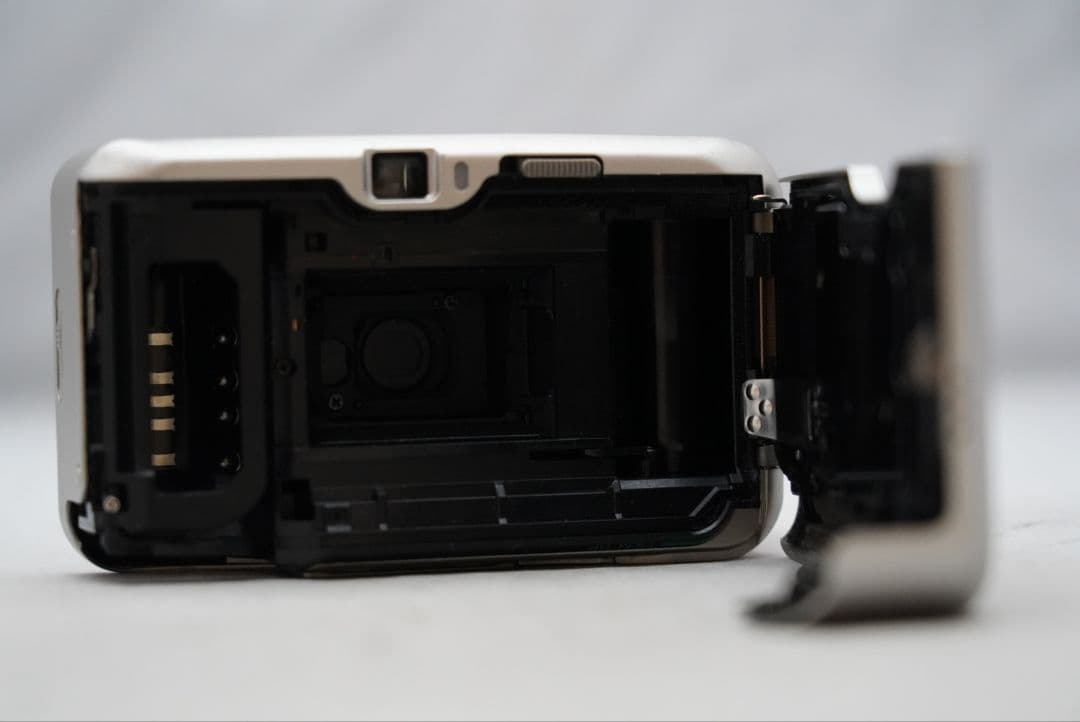 フジフィルム ティアラ Ⅱ 28㎜ F=1:3.5 大人気フィルムカメラ 現状品