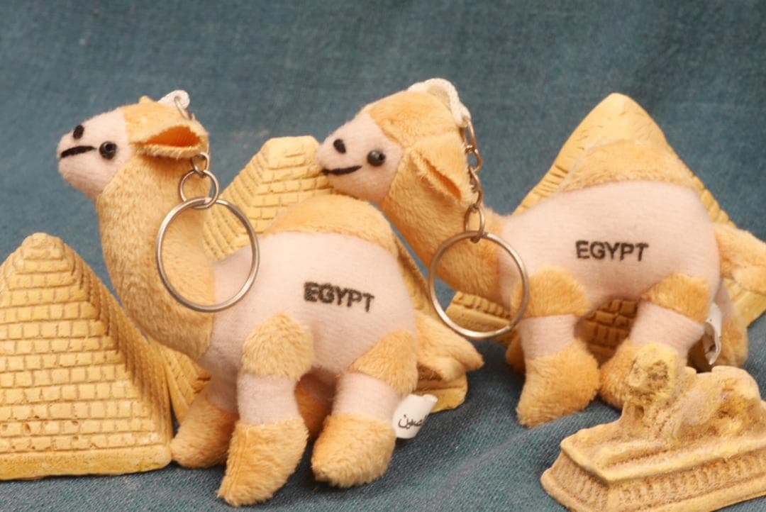 エジプト土産 ラクダぬいぐるみ3匹セット - メルカリ