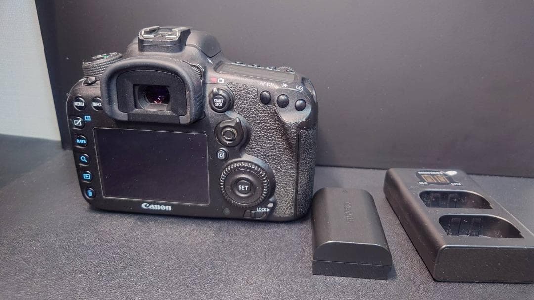 Canon EOS 7D MarkⅡ デジタル一眼レフカメラ 本体・周辺パーツ