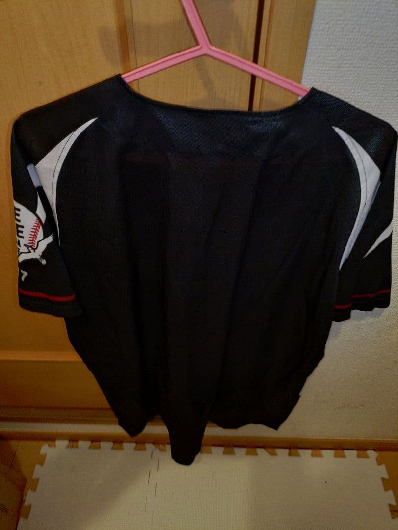 千葉ロッテマリーンズファン必見‼️ 野球応援グッズユニホーム3枚、ほか