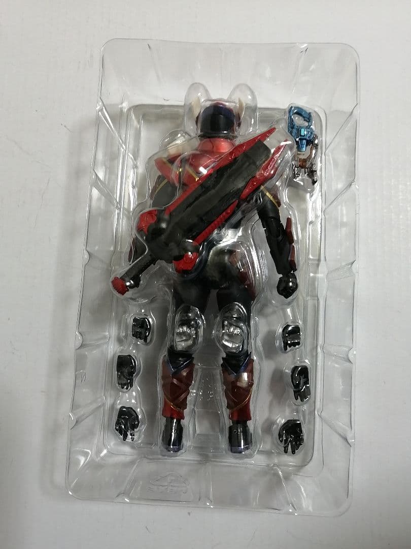 S.H.Figuarts 仮面ライダーヴァレン チョコドンフォーム　ガヴ