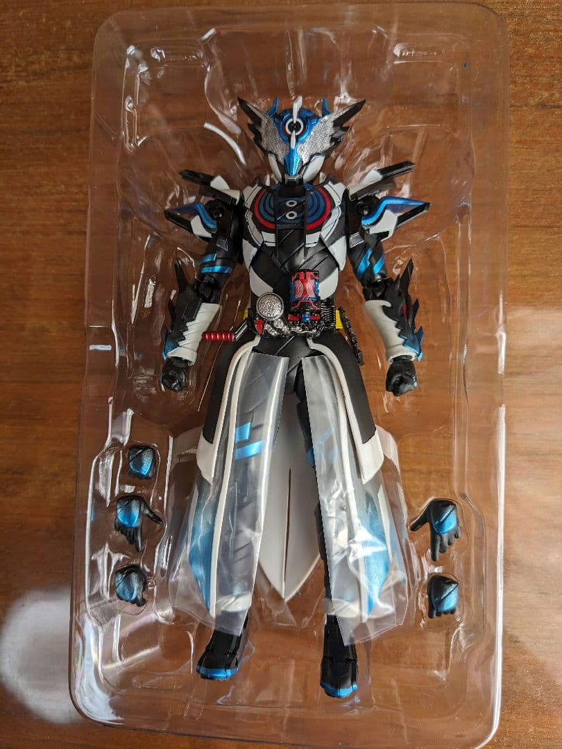 S.H.Figuarts 仮面ライダークローズエボル　開封品