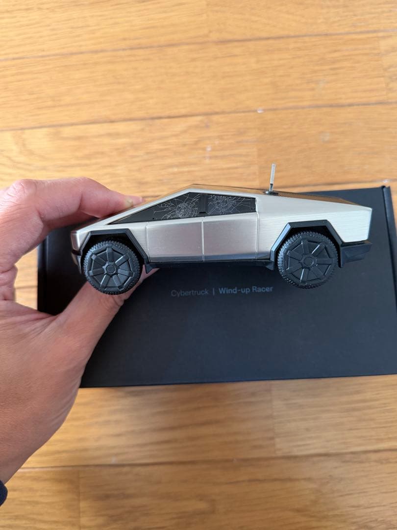 Cybertruck Wind-up Racer シルバー/ブラック 約15cm Tesla www.cosaga.com