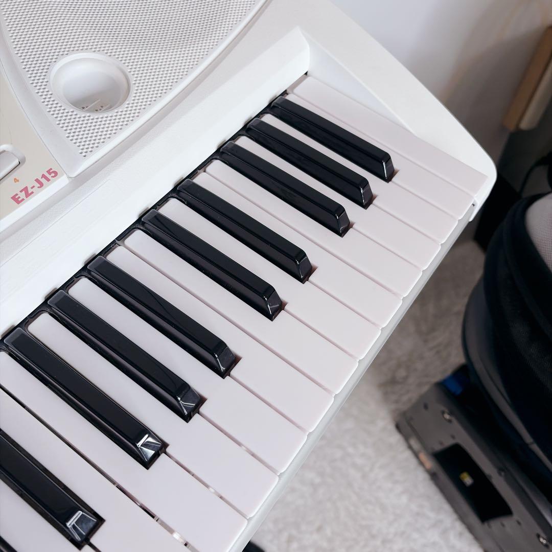 ヤマハ 電子キーボード スタンド付 キーボード 光る鍵盤 EZ-J15 - メルカリ