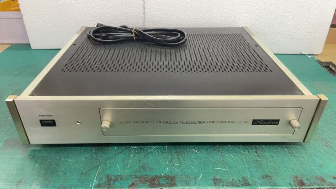 【現状】Accuphase F-5 チャンネルデバイダー Accuphase F-5 チャンネルデバイダー / 札幌の中古オーディオ