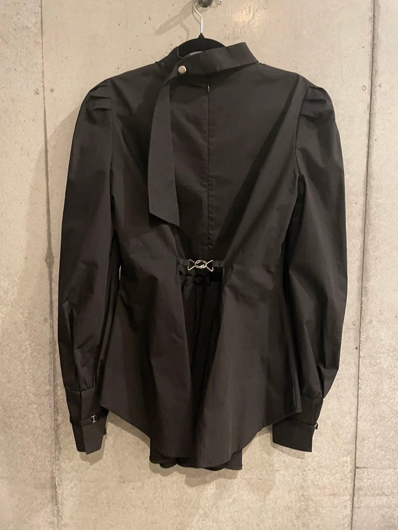 melttheledy / ponytail blouse black - メルカリ