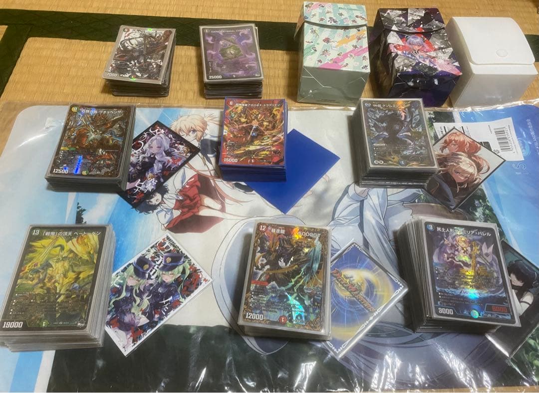 デュエマ 引退品 (スリーブ付き) デッキ6つ 、デッキケース 、プレイマット 17350465004632.jpg
