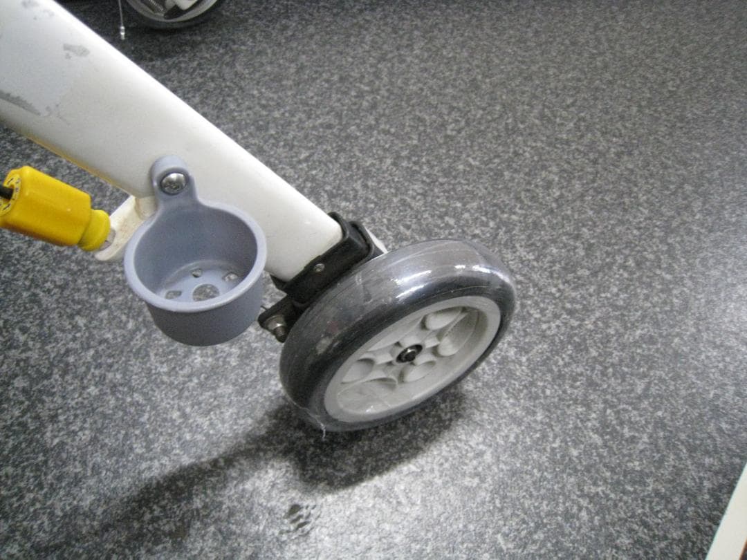 イコットエア 安寿 軽量 歩行器 歩行車 軽量 3.9kg 折りたたみ