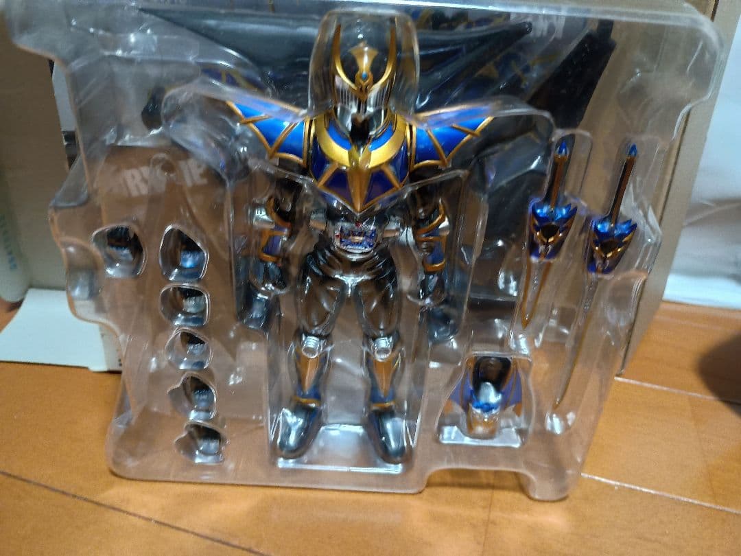 S.H.Figuarts 仮面ライダーナイトサバイブ＆ダークレイダーセット