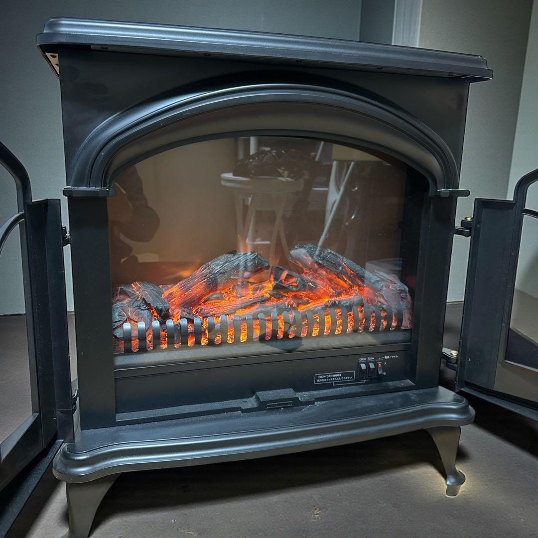 ニトリ ワイド暖炉型ファンヒーターBLT999B-3-BK 2017年式 - メルカリ