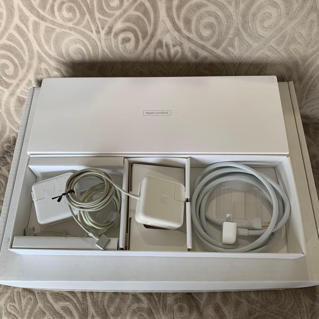 《中古》　Macbook Air A1466 13.3 軽量　認定整備済製品