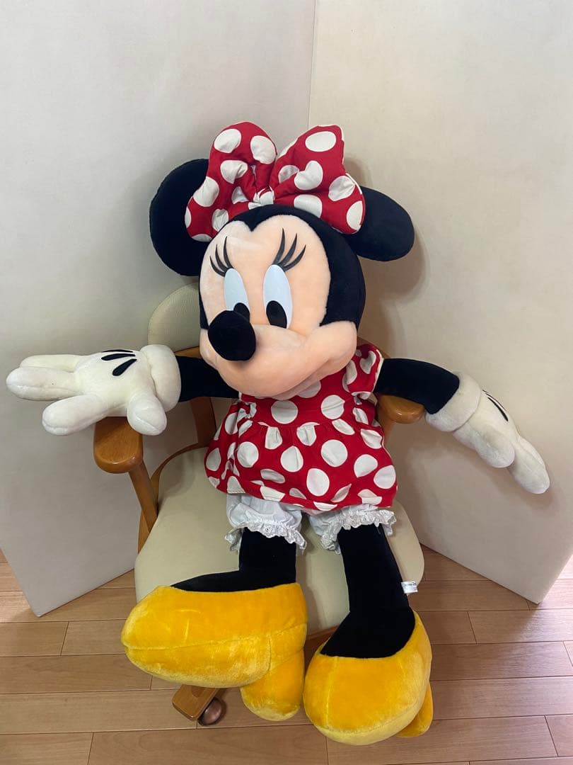 ミニーマウス ぬいぐるみ (身長1m、子どもより大きい) - メルカリ