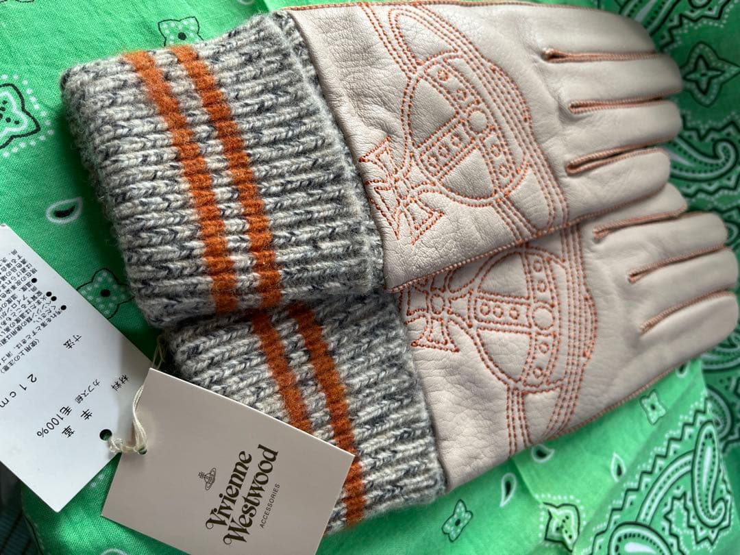 Vivienne Westwood 新品羊革ウールグローブベージュ系激可愛い！
