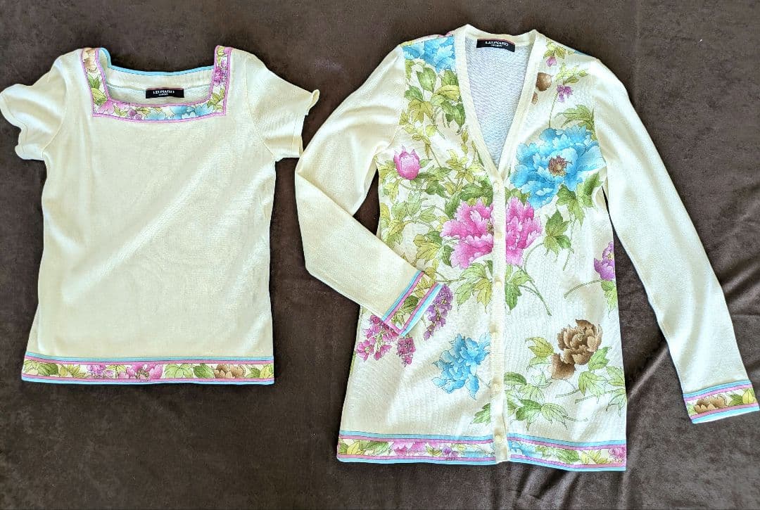 美品☆レオナール カラフル花柄 コットンニットアンサンブル - メルカリ