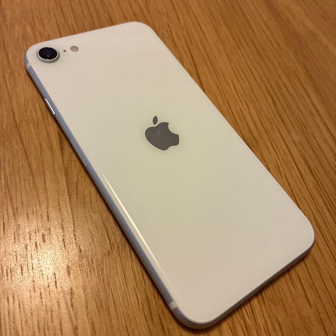 Apple iPhone SE 第二世代64GB ホワイト Amazon.com: Apple iPhone SE (2nd Generation), US Version, 64GB