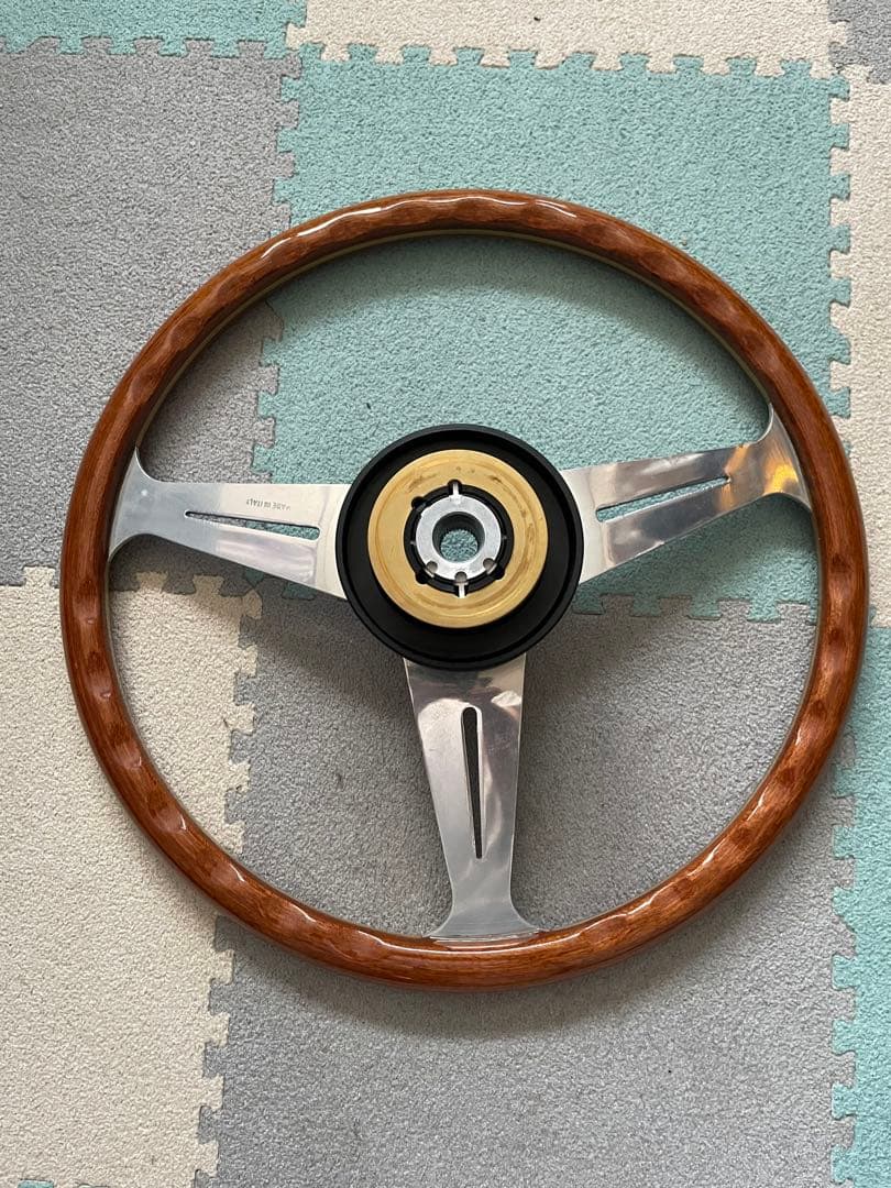 希少大径サイズ ランクル80 ナルディステアリング39㎝ ボス付き 当時物