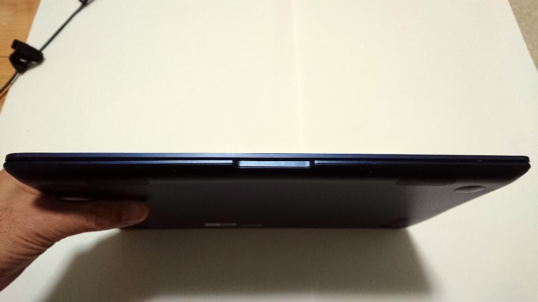 ASUS Zenbook UX331U 13.3型 i5-8250 1.14kg