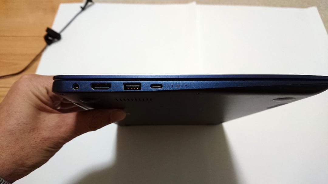 ASUS Zenbook UX331U 13.3型 i5-8250 1.14kg