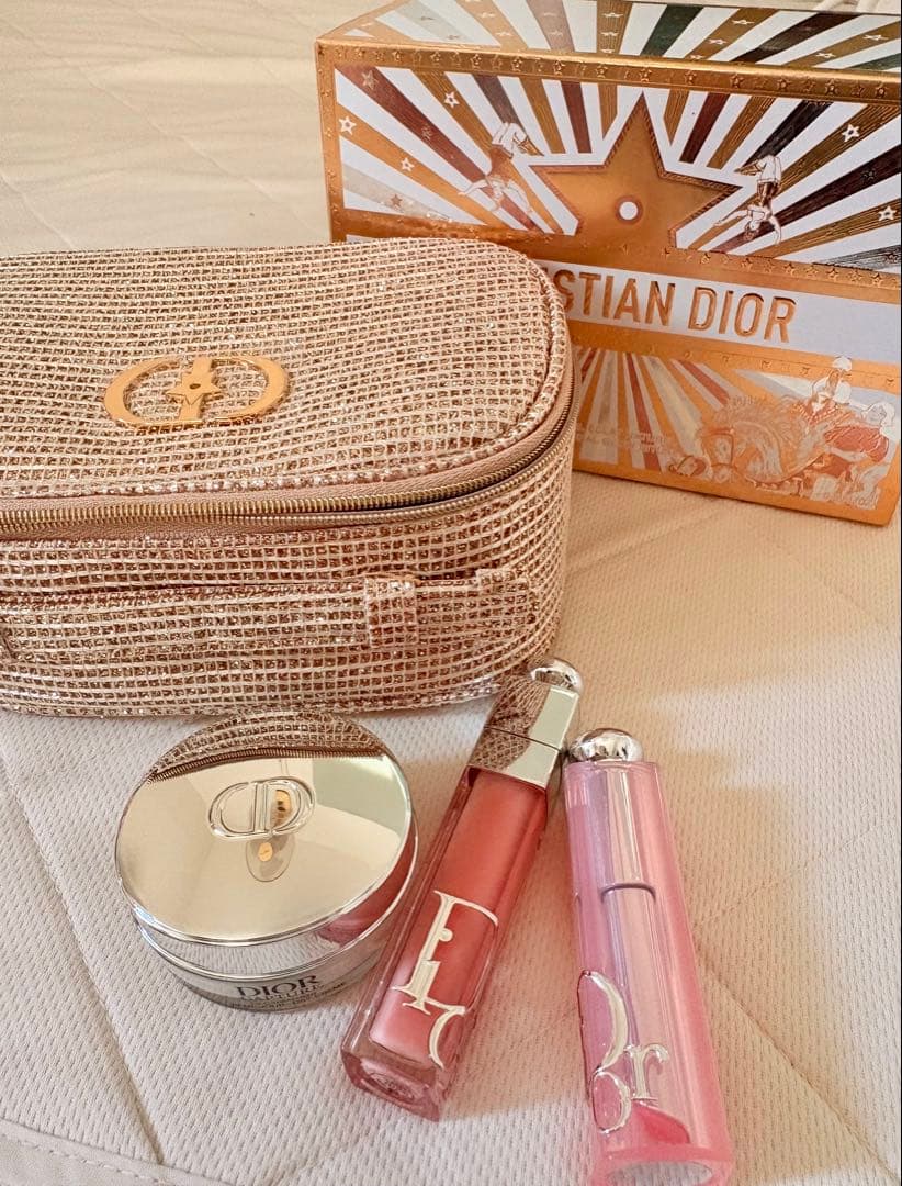 Dior クリスマスコフレ ディオールクリスマスコフレ2025】10/31発売の限定アイシャドウ