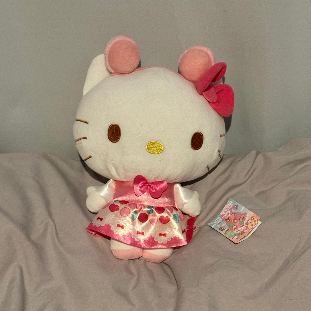 ハローキティ ぬいぐるみ ピンクドレス - メルカリ