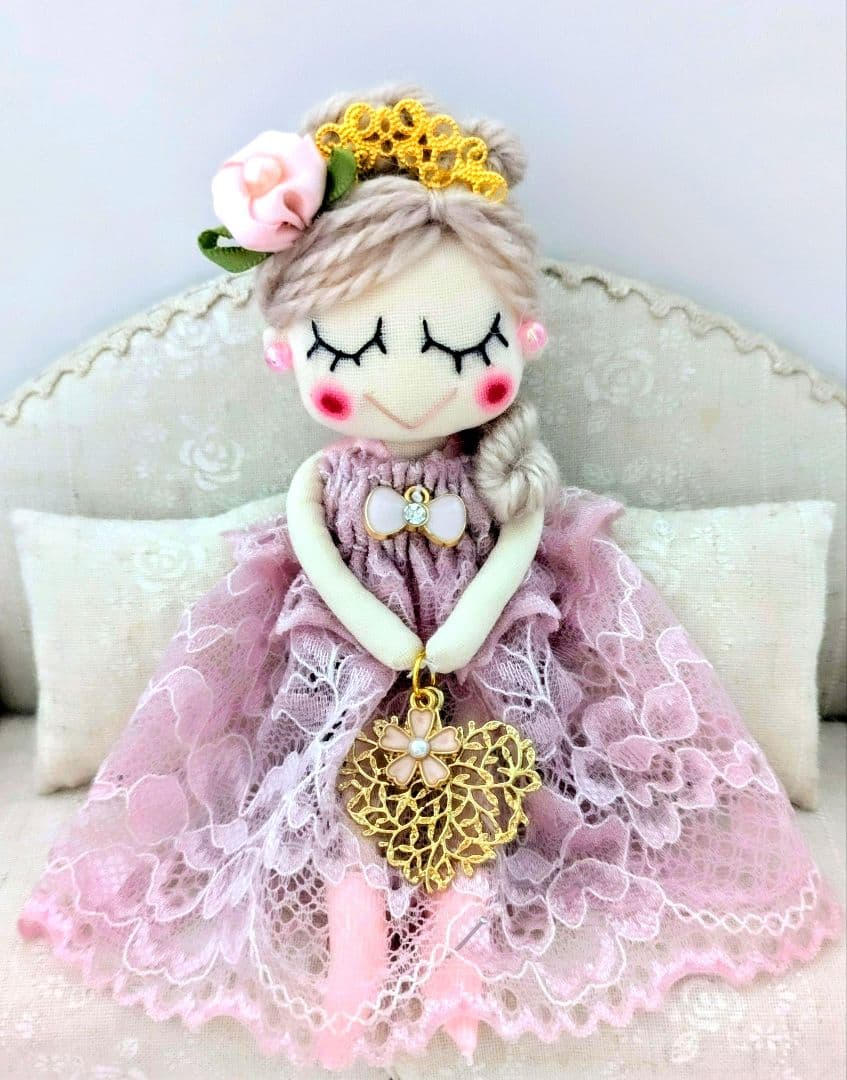 ハンドメイド ドールチャーム バッグチャーム お人形 - メルカリ