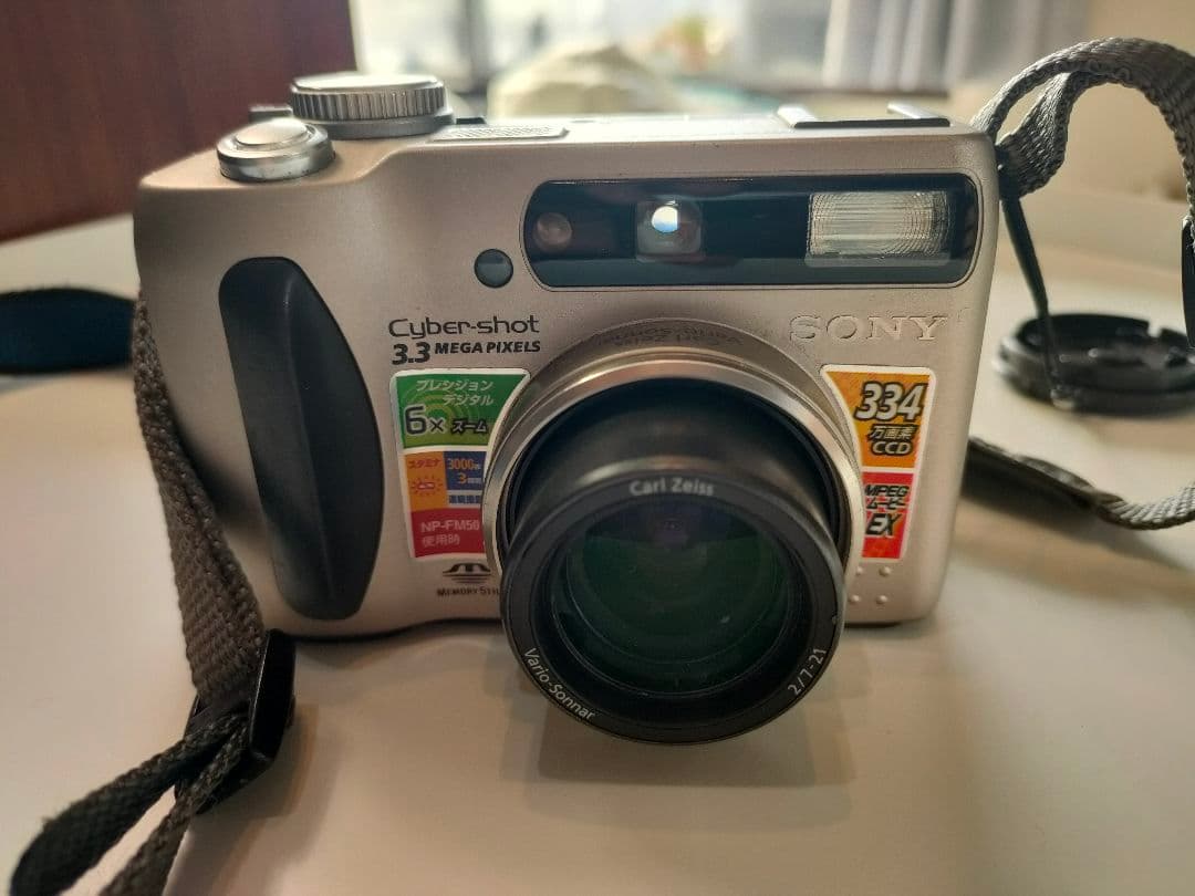 SONY Cyber-shot DSC-S75 本体のみ 電源入ります。