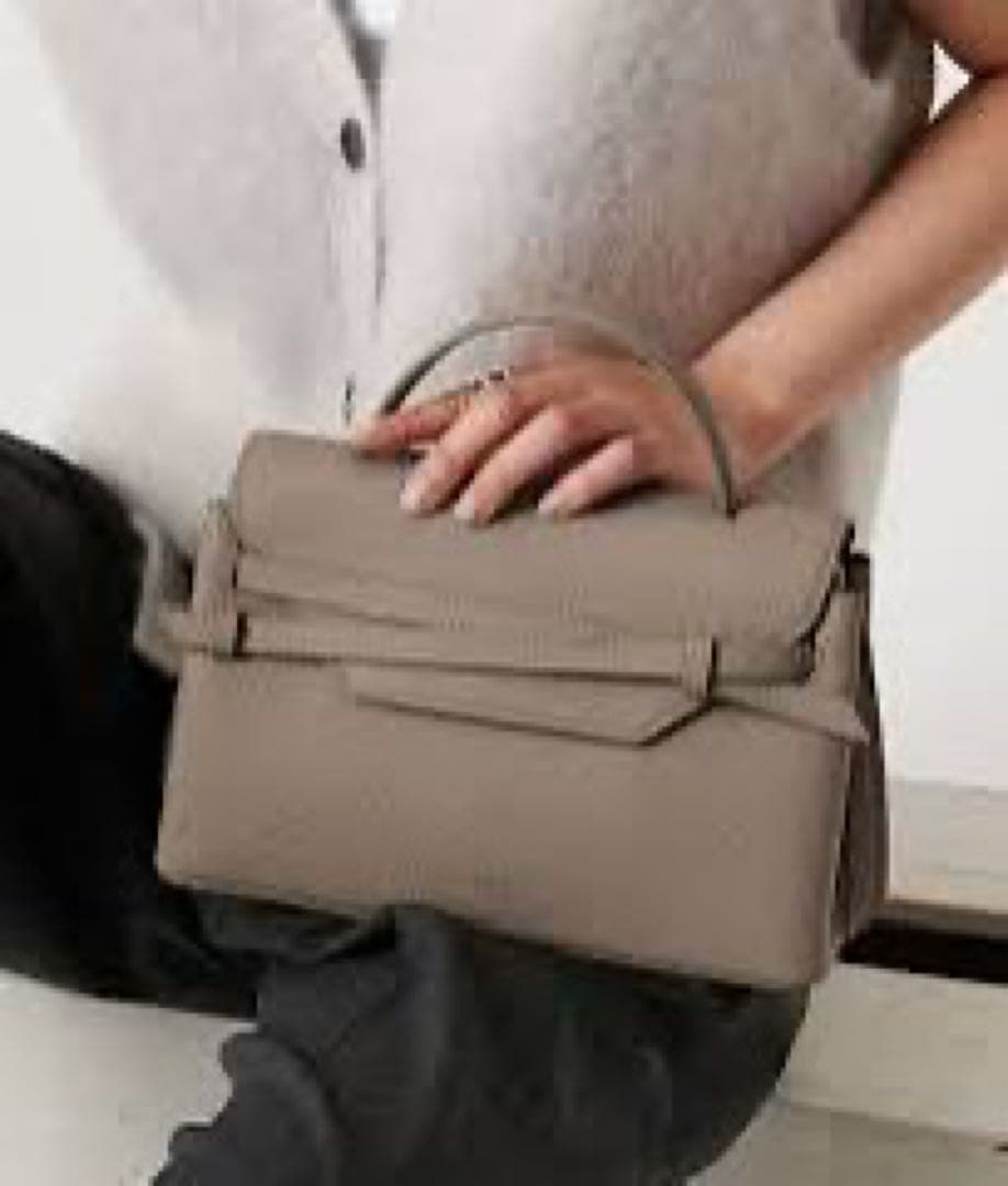 TOV ショルダーバッグMIMI M グレージュ TOVの2wayレザーハンドバッグ MIMI MINI | 送料無料|グレージュ