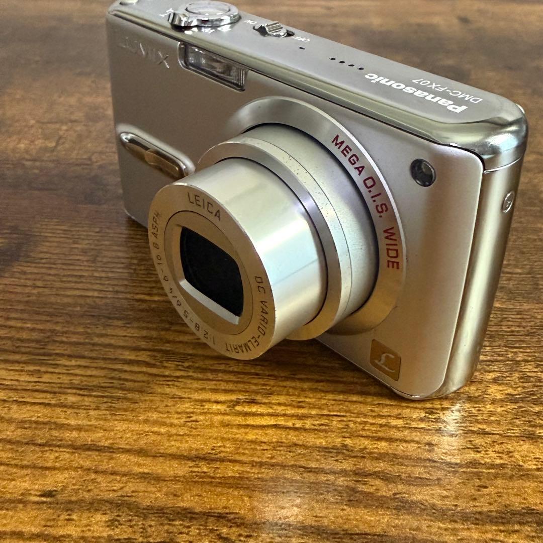 Panasonic LUMIX DMC-FX07 シルバー デジタルカメラ - メルカリ