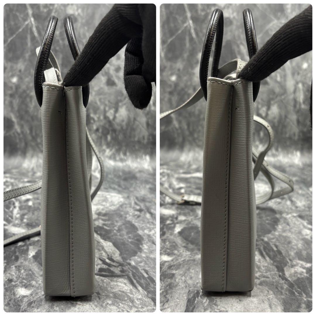 まゆ 様専用✨バレンシアガトートバッグ ショッピング フォン ホルダー