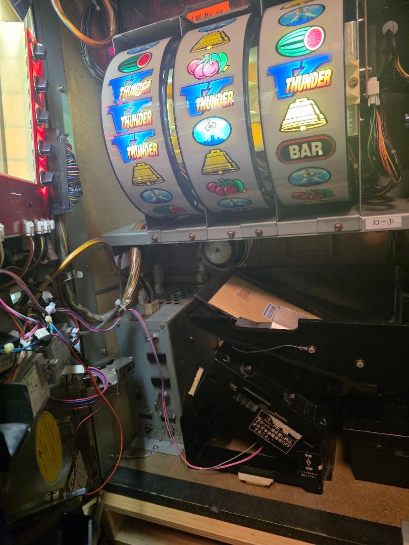 パチスロ実機 4号機 サンダーV Thunder V レトロ コイン不要機 - メルカリ