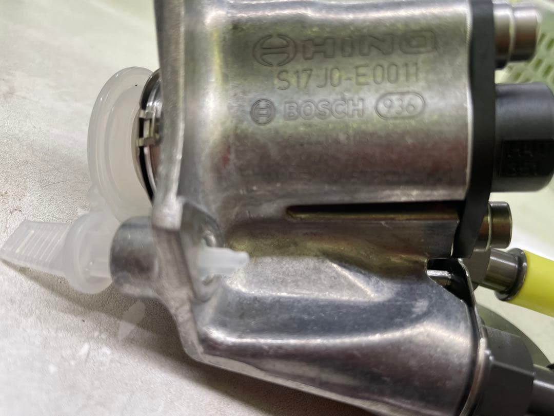 S17J0-E0011日野自動車、プロフイア、インジェクターアッシー（尿素