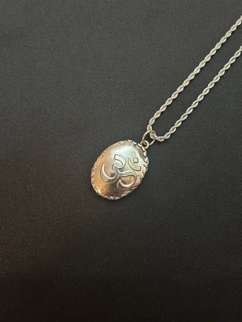 藤井風 イメージペンダント ネックレス 【オーム文字・クリシュナ・赤