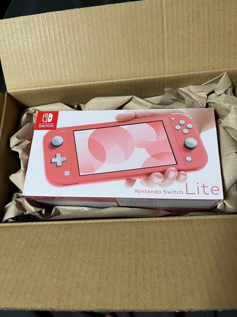 新品未使用　Nintendo Switch Lite コーラル Nintendo Switch Lite コーラル 新品未使用 本体 任天堂スイッチ HDH-S