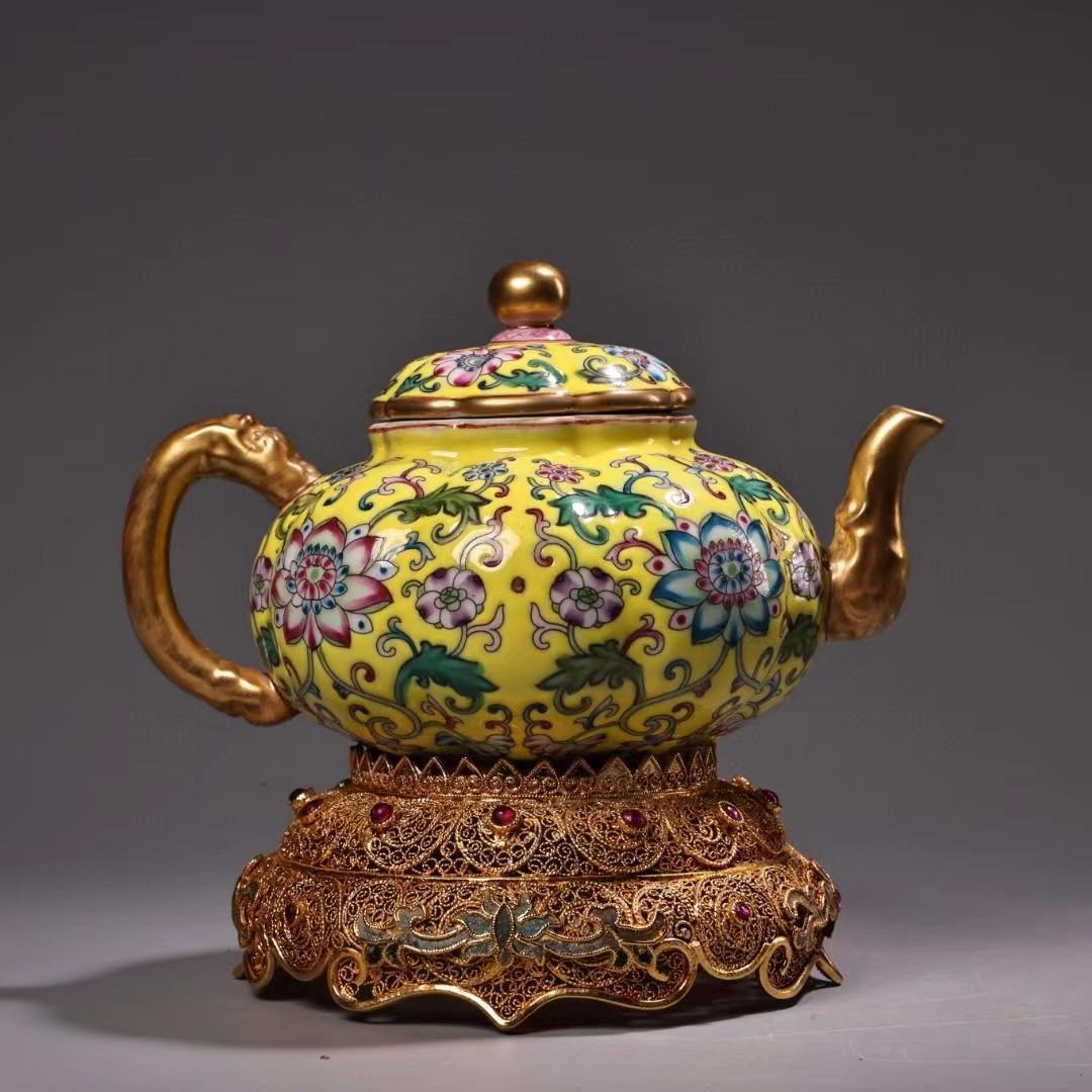 中国古美術・珍品旧蔵七宝彩と鎏金の磁器の茶壺・急須・底台付・文房具