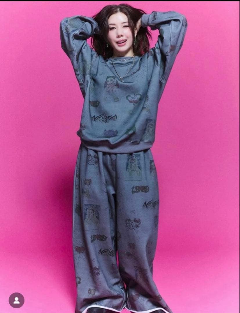 即完売品】仲里依紗 RE.アールイードット 手書きスウェット下 スミクロ