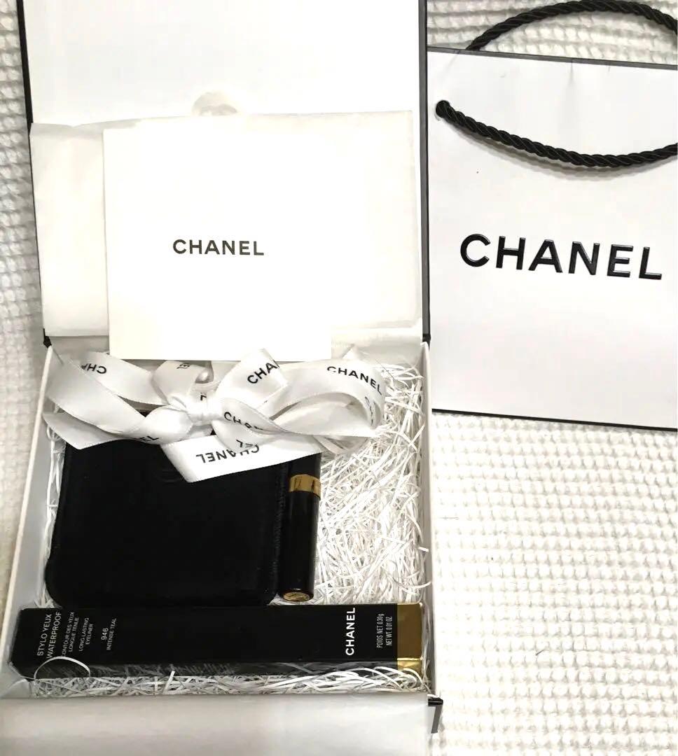 CHANEL 「鏡、アイライナー、リップ、ラッピング箱、リボン」