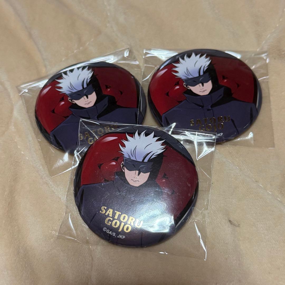 呪術廻戦 五条悟 缶バッジ PLAZA ロフト chair - メルカリ