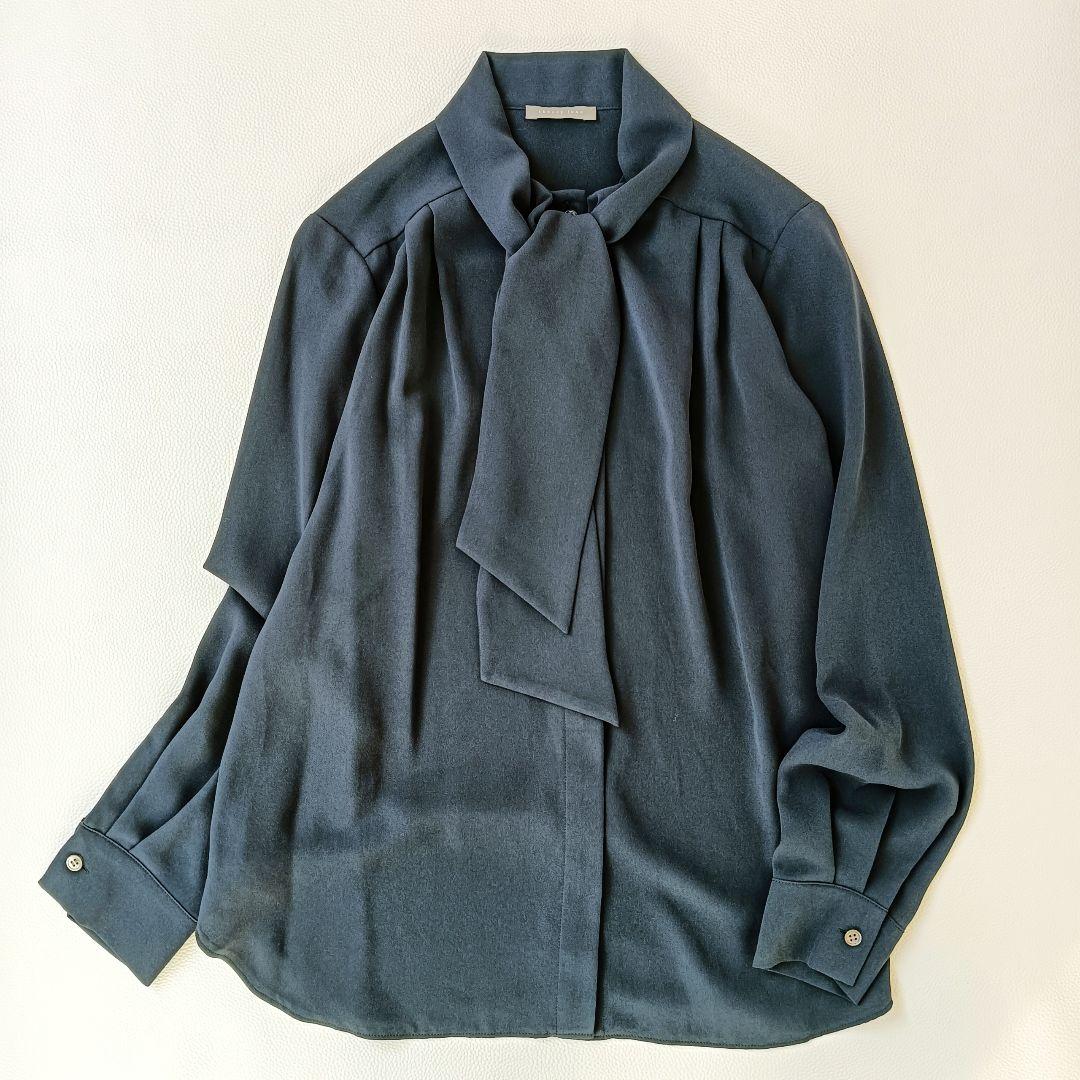 ほぼ未使用✨《セオリーリュクス》人気HEAVY. PEARLボウタイブラウス紺