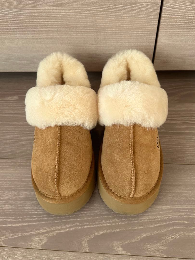 AUS店購入❣️UGG Funkette 2025限定ファーベルト付 - メルカリ