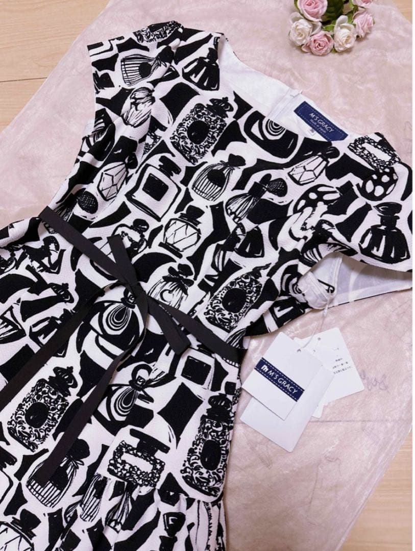 新品】2025❤️エムズグレイシー❤️インスタ掲載❤️香水瓶 アイコン